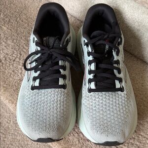 Brooks glycerin 21 running shoes